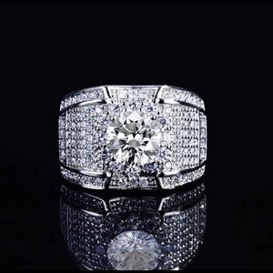 Silver mens ring.